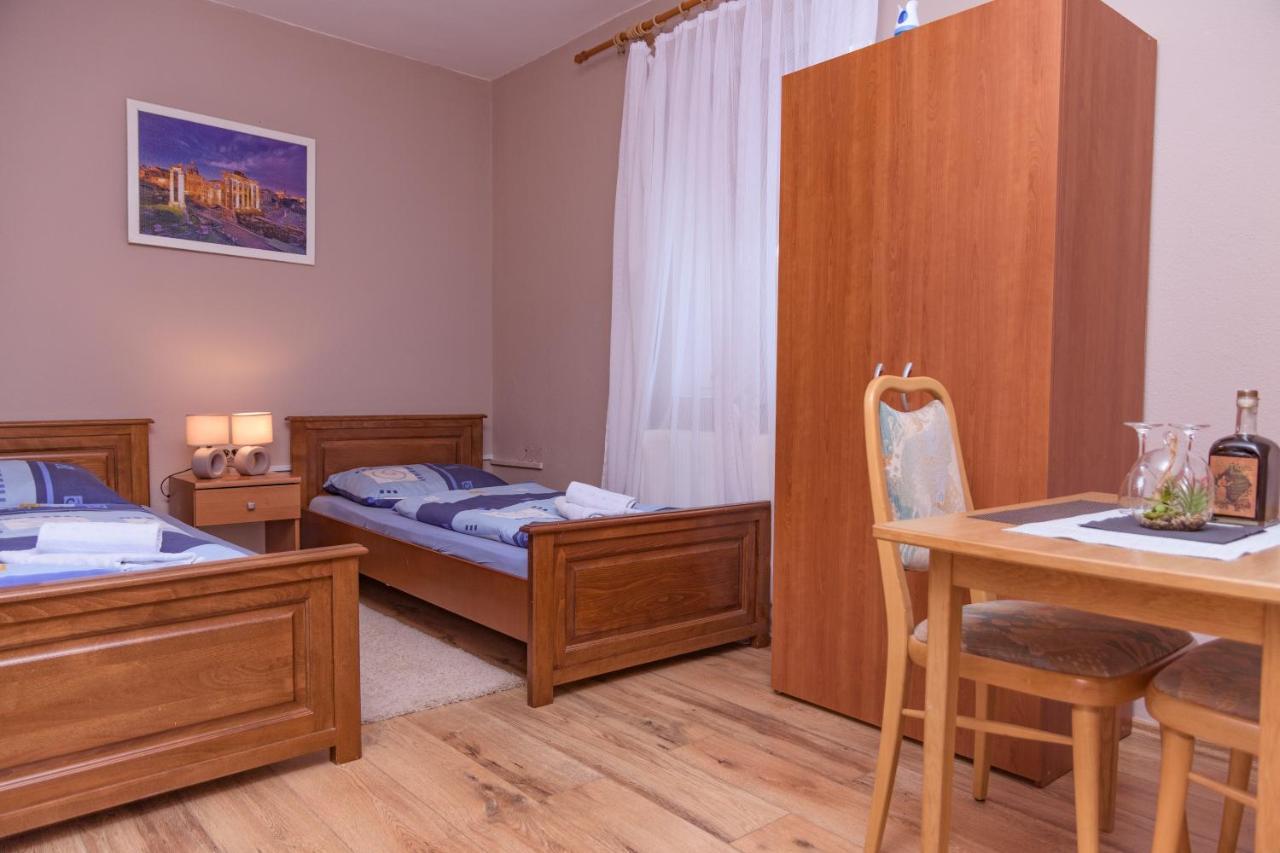 Villa Dijana Gracac  Bagian luar foto