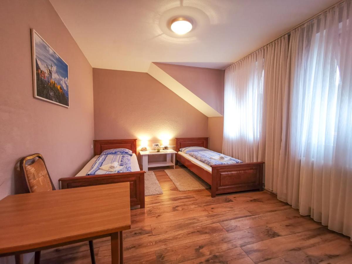 Villa Dijana Gracac  Bagian luar foto