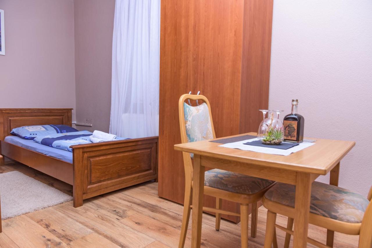 Villa Dijana Gracac  Bagian luar foto