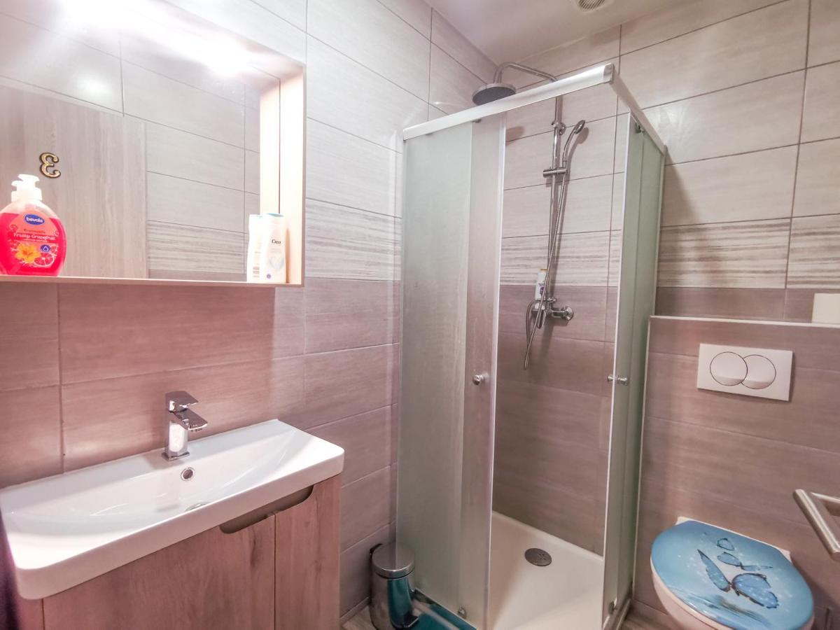 Villa Dijana Gracac  Bagian luar foto